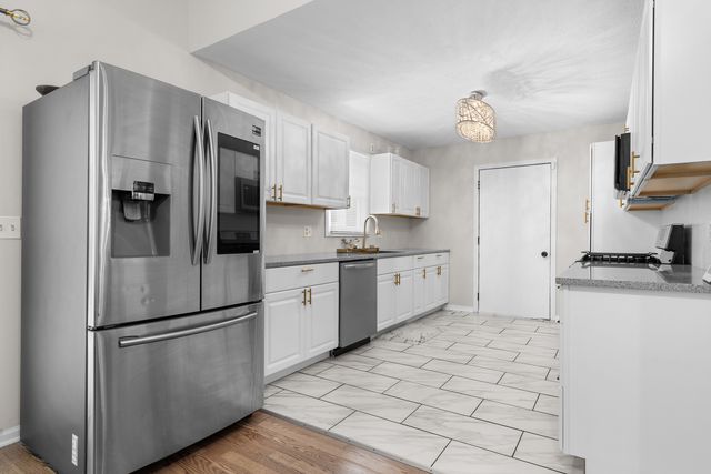 200 Bounty Drive NE, Poplar Grove, IL 61065