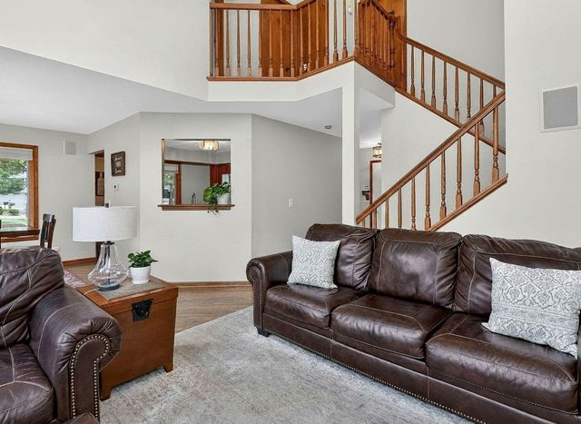 319 Jamatt Court, Naperville, IL 60540