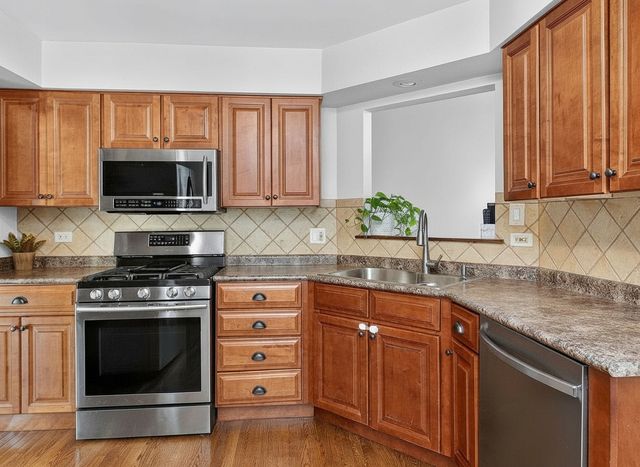 319 Jamatt Court, Naperville, IL 60540