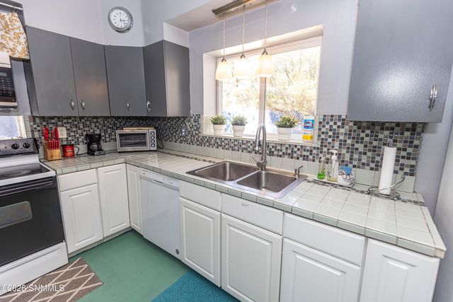 404 N Armijo Street, Las Cruces, NM 88005