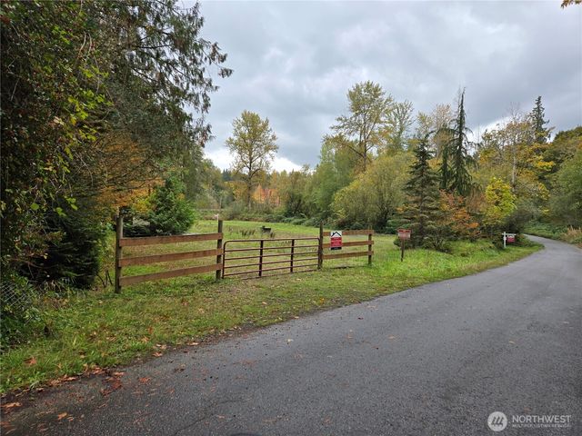 22123 NE 170th Place, Woodinville, WA 98077