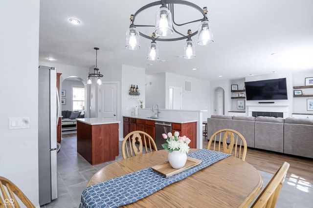 6121 Golden Eagle Drive, Zionsville, IN 46077