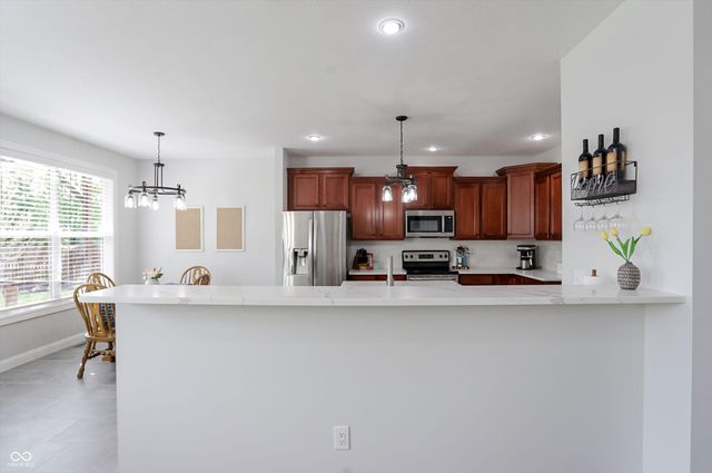 6121 Golden Eagle Drive, Zionsville, IN 46077