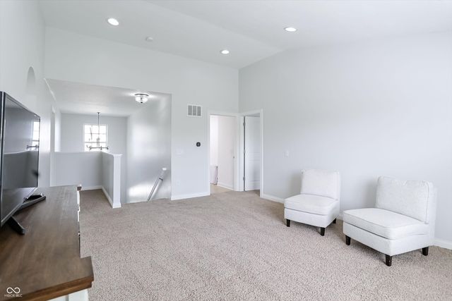 6121 Golden Eagle Drive, Zionsville, IN 46077