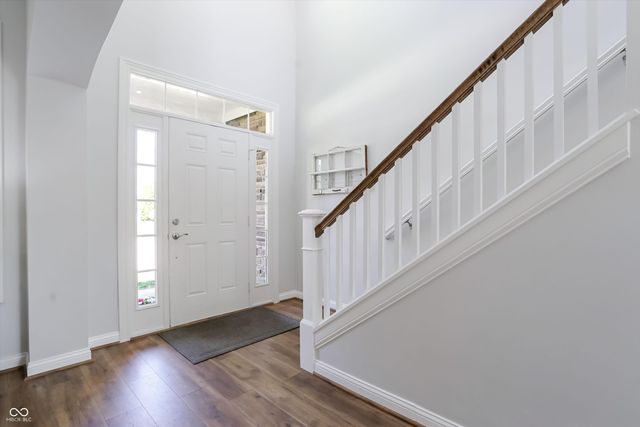 6121 Golden Eagle Drive, Zionsville, IN 46077