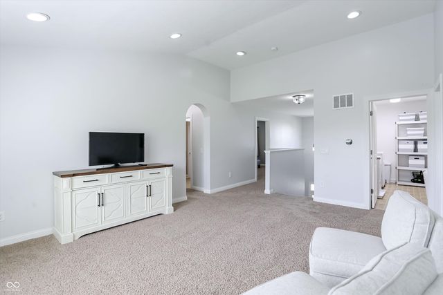 6121 Golden Eagle Drive, Zionsville, IN 46077