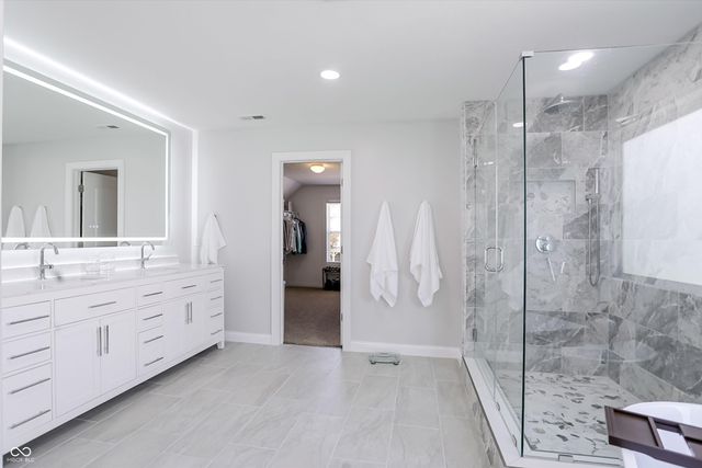 6121 Golden Eagle Drive, Zionsville, IN 46077