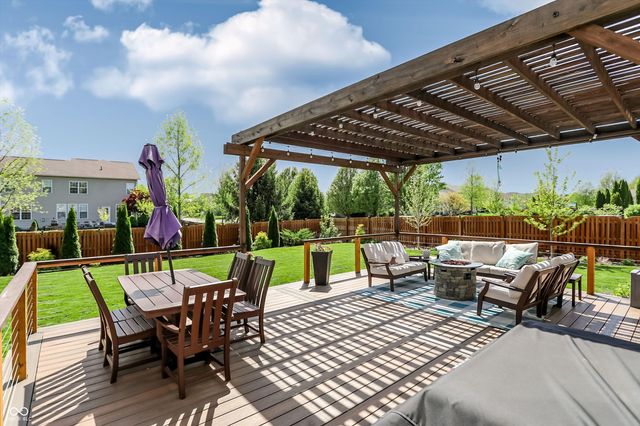 6121 Golden Eagle Drive, Zionsville, IN 46077