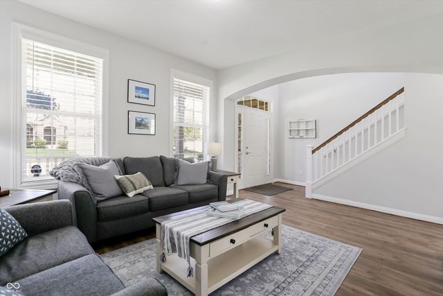 6121 Golden Eagle Drive, Zionsville, IN 46077