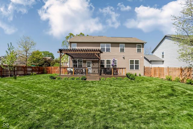 6121 Golden Eagle Drive, Zionsville, IN 46077