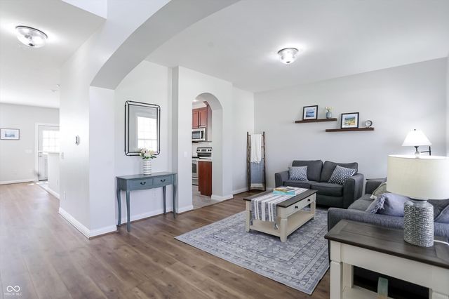 6121 Golden Eagle Drive, Zionsville, IN 46077