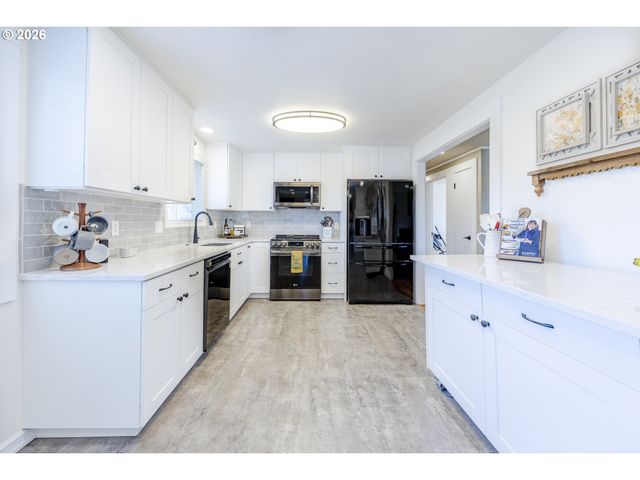 541 DURHAM Ave, Eugene, OR 97404