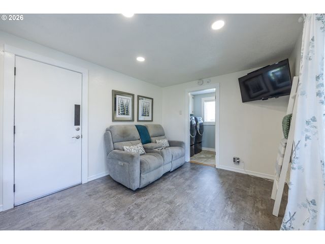 541 DURHAM Ave, Eugene, OR 97404