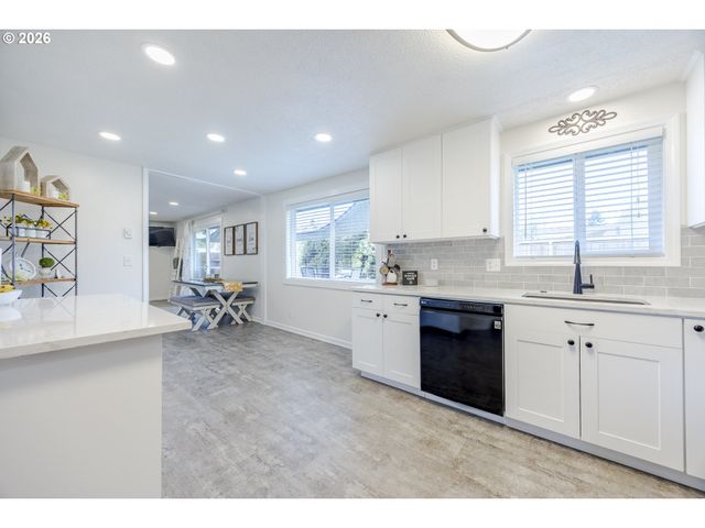 541 DURHAM Ave, Eugene, OR 97404