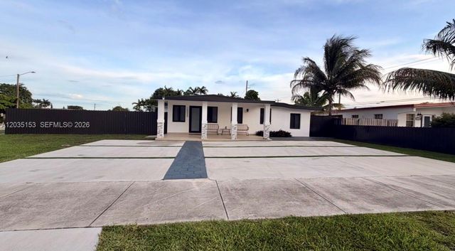 10000 SW 43rd St, Miami, FL 33165