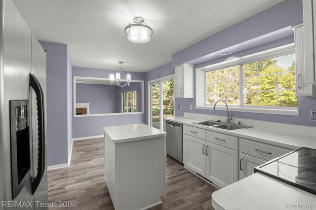 45225 Yorkshire Drive, Novi, MI 48375