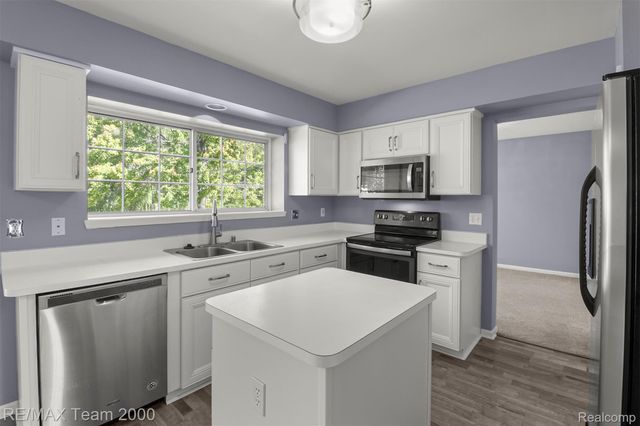 45225 Yorkshire Drive, Novi, MI 48375