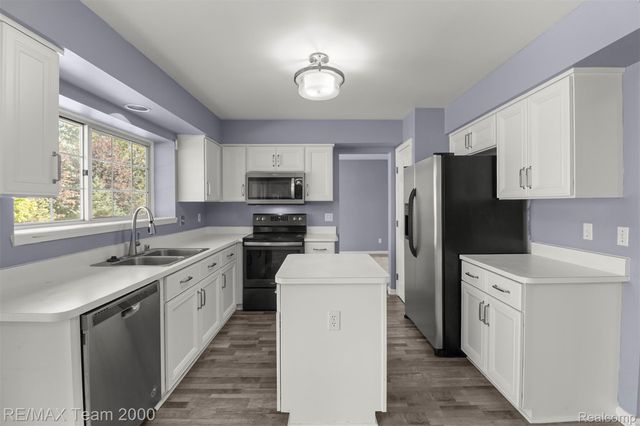 45225 Yorkshire Drive, Novi, MI 48375