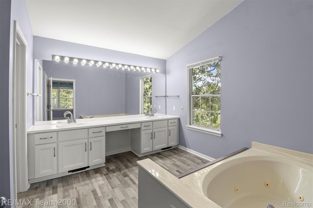 45225 Yorkshire Drive, Novi, MI 48375