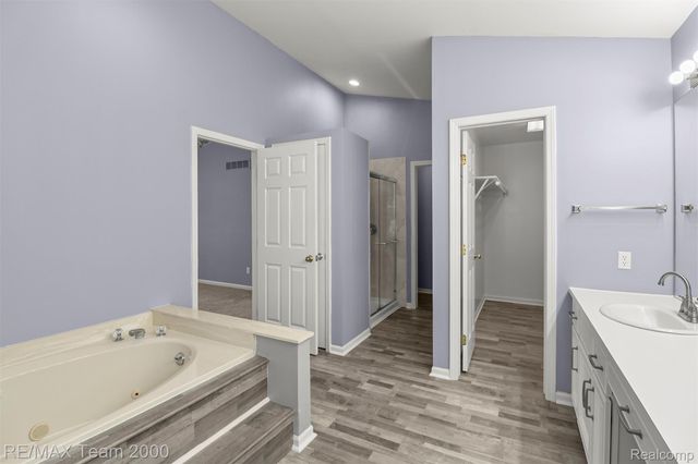 45225 Yorkshire Drive, Novi, MI 48375