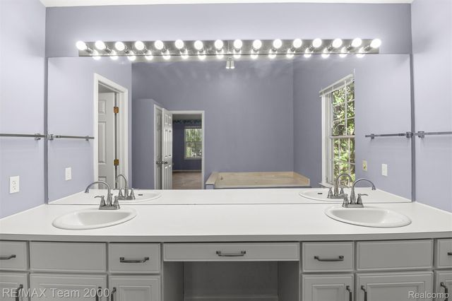 45225 Yorkshire Drive, Novi, MI 48375