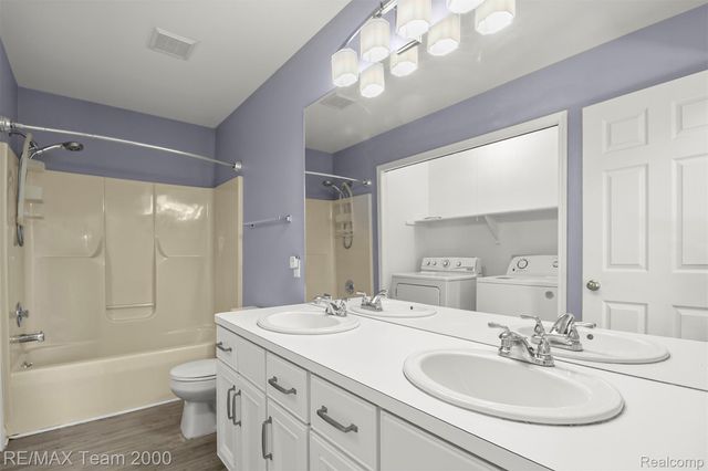 45225 Yorkshire Drive, Novi, MI 48375