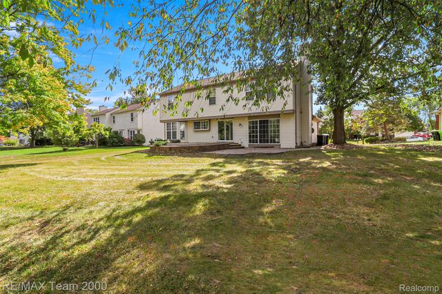 45225 Yorkshire Drive, Novi, MI 48375