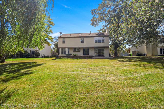 45225 Yorkshire Drive, Novi, MI 48375
