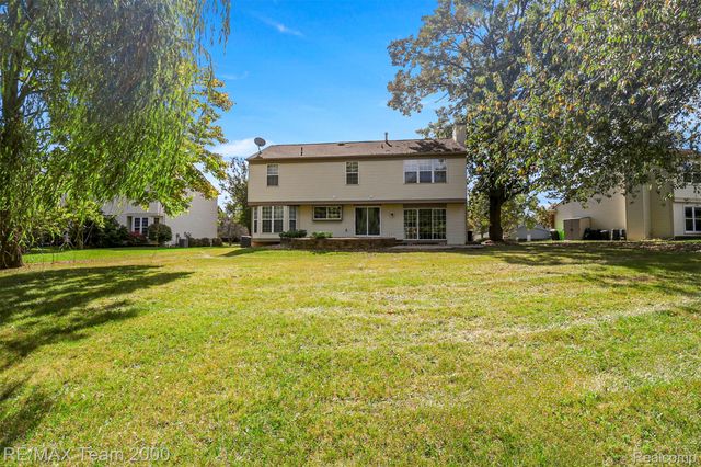 45225 Yorkshire Drive, Novi, MI 48375