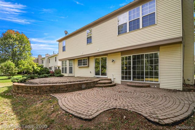 45225 Yorkshire Drive, Novi, MI 48375