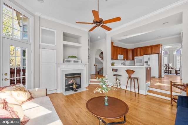 47772 SCOTSBOROUGH SQ, Potomac Falls, VA 20165