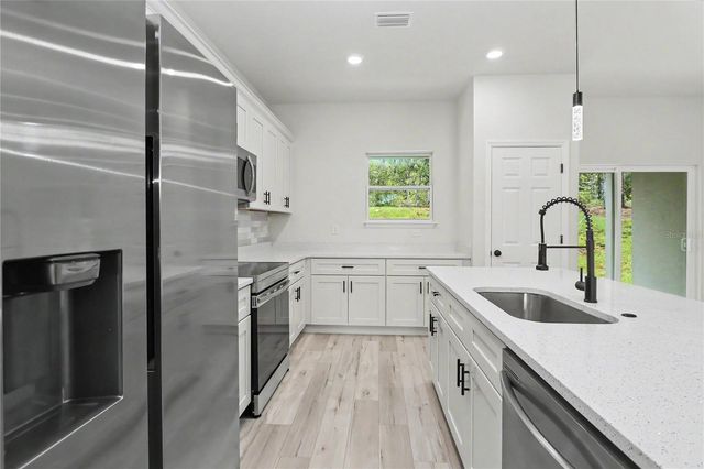 7945 N IBSEN DRIVE, Citrus Springs, FL 34433