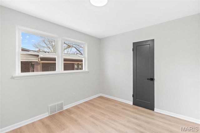 7171 White Oak Lane, University City, MO 63130