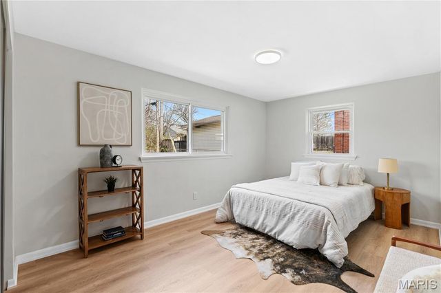 7171 White Oak Lane, University City, MO 63130