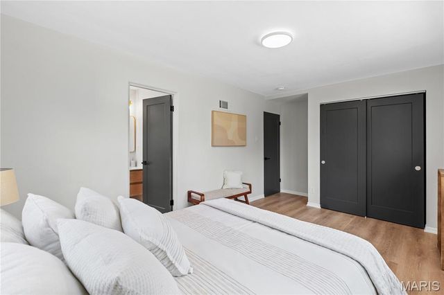 7171 White Oak Lane, University City, MO 63130