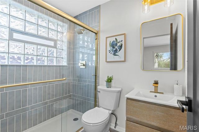 7171 White Oak Lane, University City, MO 63130