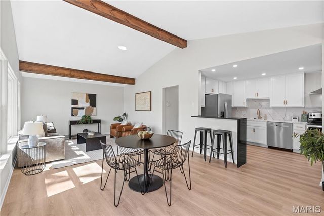 7171 White Oak Lane, University City, MO 63130