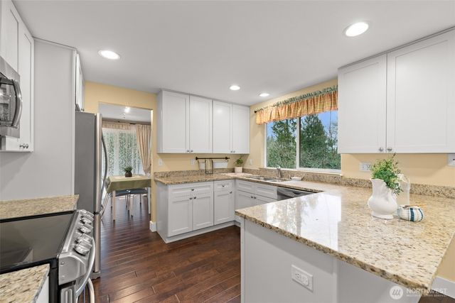 22706 NE 12th Place, Sammamish, WA 98074