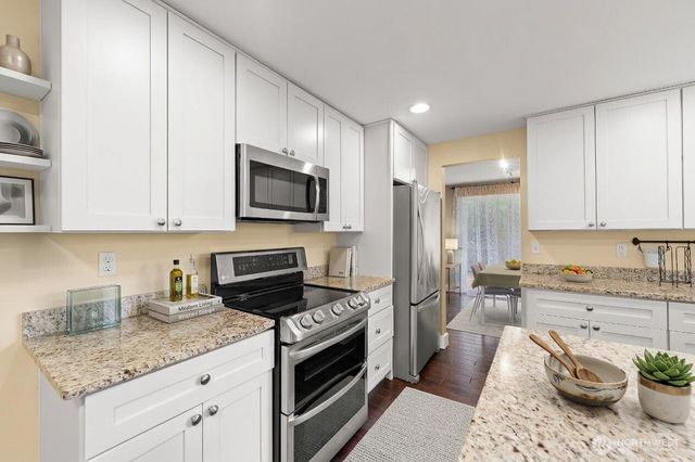 22706 NE 12th Place, Sammamish, WA 98074