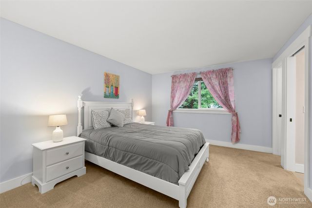 22706 NE 12th Place, Sammamish, WA 98074