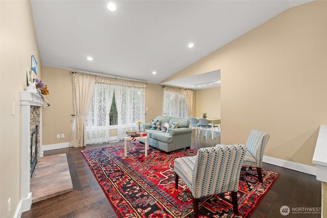 22706 NE 12th Place, Sammamish, WA 98074