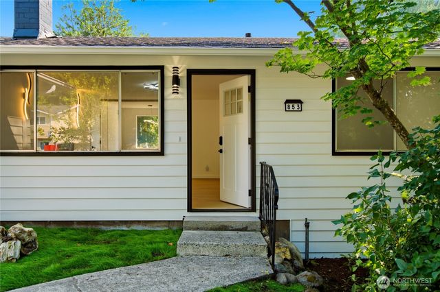 853 S 306th Street, Federal Way, WA 98003
