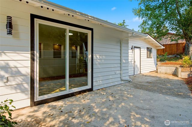 853 S 306th Street, Federal Way, WA 98003