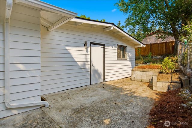 853 S 306th Street, Federal Way, WA 98003