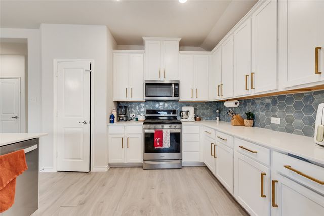 10501 Fountain Gate Street, Aubrey, TX 76227