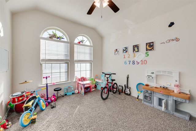 10501 Fountain Gate Street, Aubrey, TX 76227