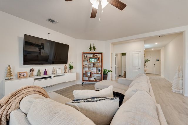 10501 Fountain Gate Street, Aubrey, TX 76227