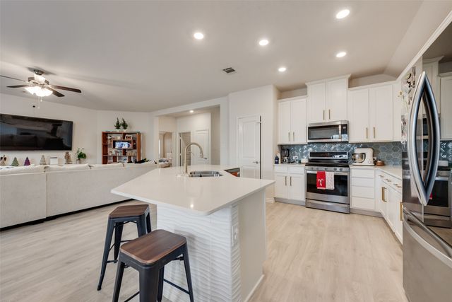 10501 Fountain Gate Street, Aubrey, TX 76227