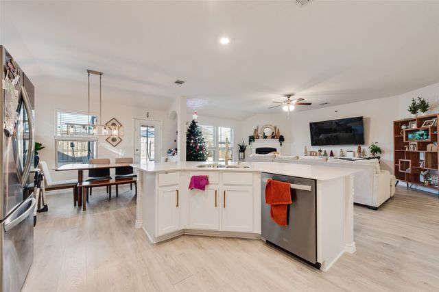 10501 Fountain Gate Street, Aubrey, TX 76227