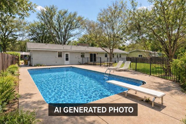 526 E Park Lane St, Derby, KS 67037